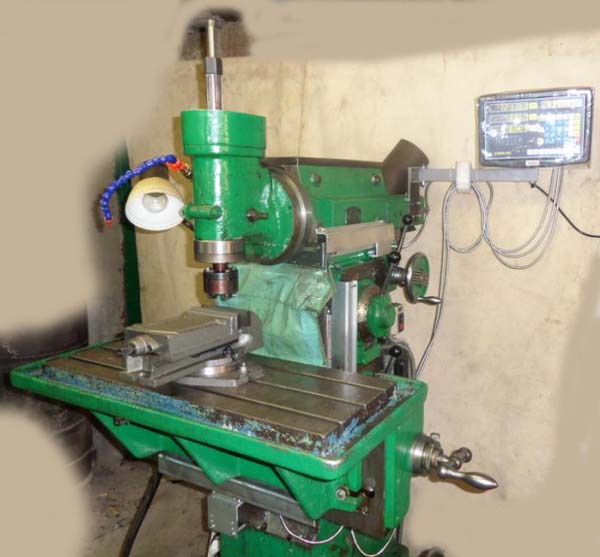 Фото фрезерного верстата 679